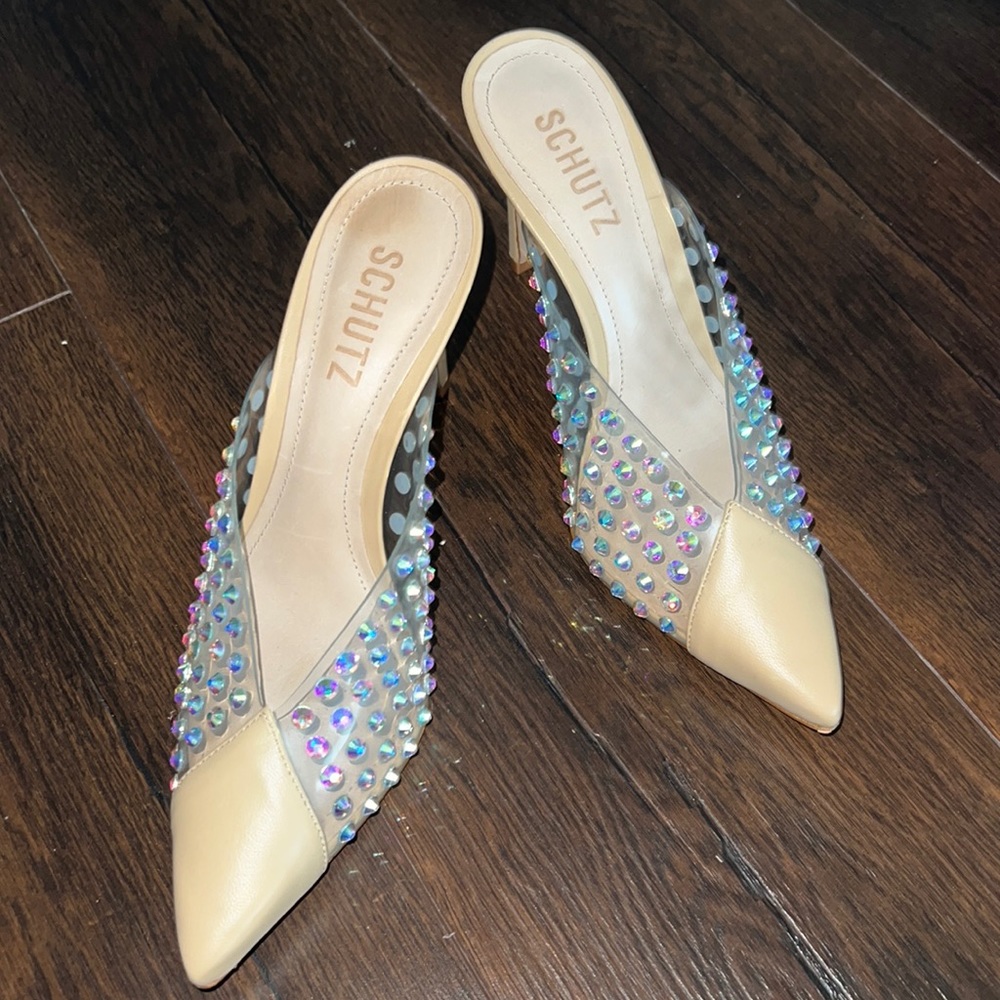 NWT Schultz Nude with Vinyl Greece Pump